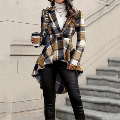 Alessandra - Statement Tailoring, cappotto da donna a quadri con peplo asimmetrico e vita stretta